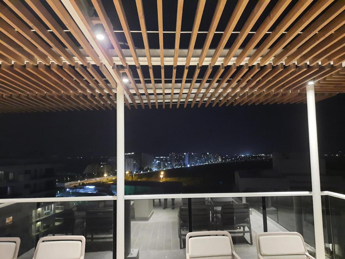 Dominique Cartagena, Beautiful 2 Bedroom Apartment Buitenkant foto